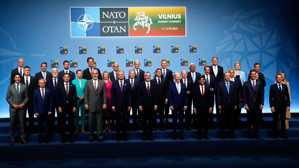 Los líderes de la OTAN demoran la adhesión de Ucrania frente a un Zelenski molesto | La alianza prometió invitar a Kiev cuando "se cumplan las condiciones" | Página|12