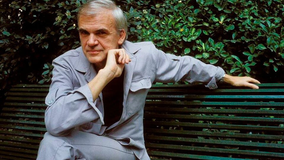 Milan Kundera, anticomunista con sentido del humor |  Escritor checo muere a los 94 años
