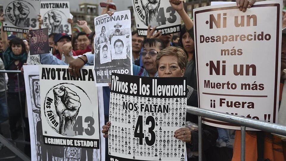 Detienen a exmilitar por la desaparición de los 43 estudiantes de Ayotzinapa | Es el décimo arresto, de las 16 órdenes de captura emitidas el mes pasado en México