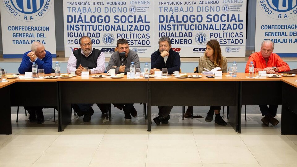 Juan Grabois: “Agradezco a la CGT el respeto con el que me recibieron” | Junto a Paula Abal Medina se reunió con integrantes del consejo directivo