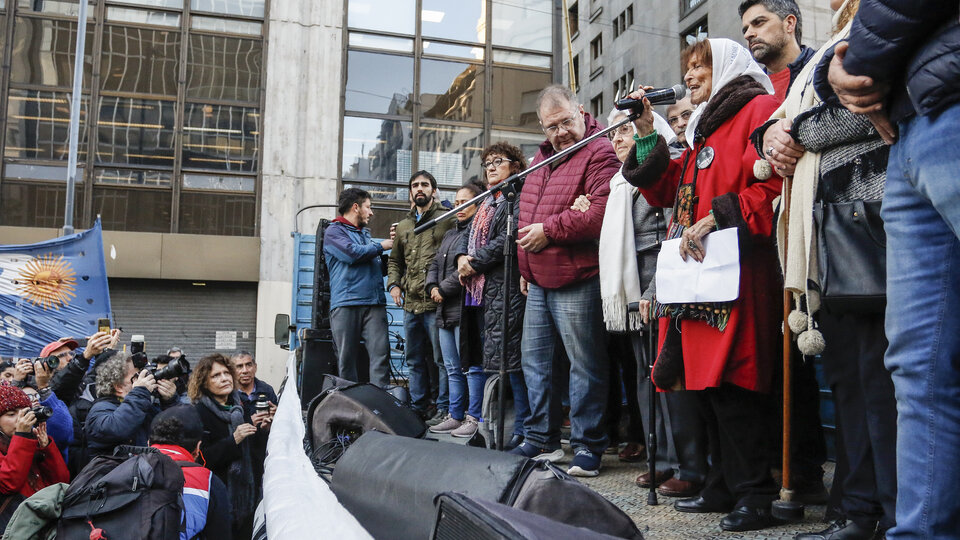 Contra el laboratorio represivo de Morales | Las marchas a 47 años de la Noche del Apagón denunciaron la continuidad de la violencia en Jujuy