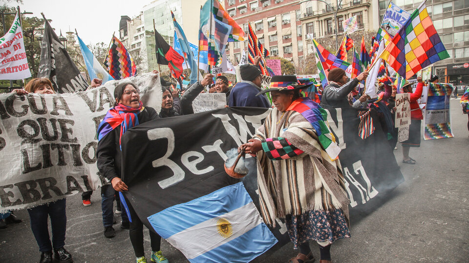 El Malón de la Paz resiste la presión de la Policía porteña | Los comuneros advirtieron que podrían extender su reclamo hasta el Obelisco