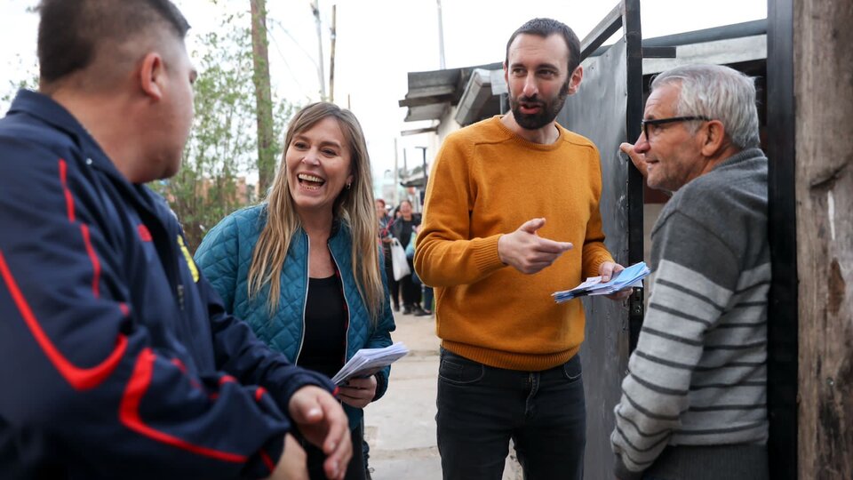 Damián Selci y Juliana Di Tullio compartieron una caminata en William Morris  | Elecciones en Hurlingham