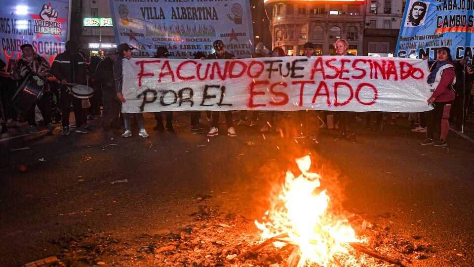 Un muerto tras la violenta represión de una manifestación pacífica | El fotoperiodista Facundo Molares falleció tras ser golpeado por la Policía de la Ciudad