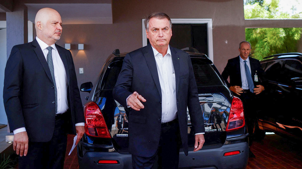 Bolsonaro cornered for selling jewelry |  His assistant Mauro Cid will confess the facts before the Brazilian judge