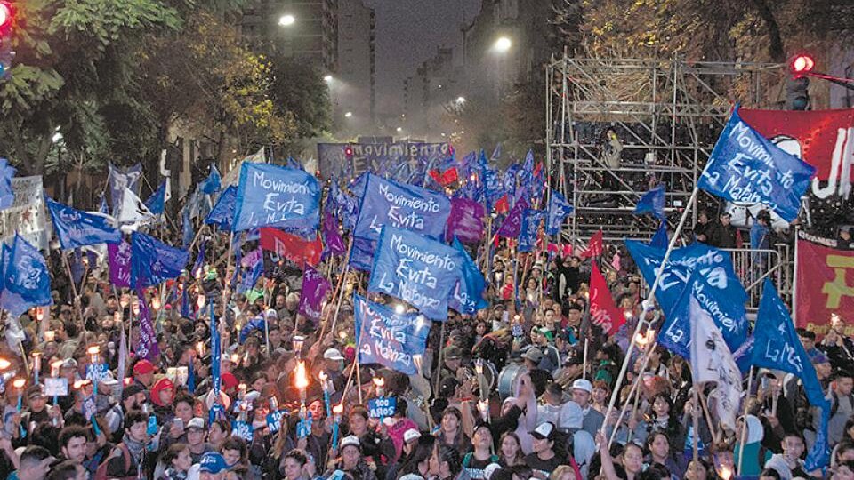 Unión por la Patria: Asambleas y recorridas para disputarles el voto a Javier Milei y Patricia Bullrich | Los movimientos sociales se activan para el segundo tramo de la campaña