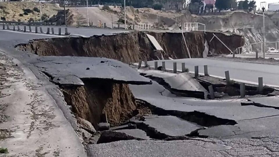 Suput: Comadoro Rivadavia |  La comunicación con el sur del país se limitaba a pequeñas y peligrosas carreteras internas.