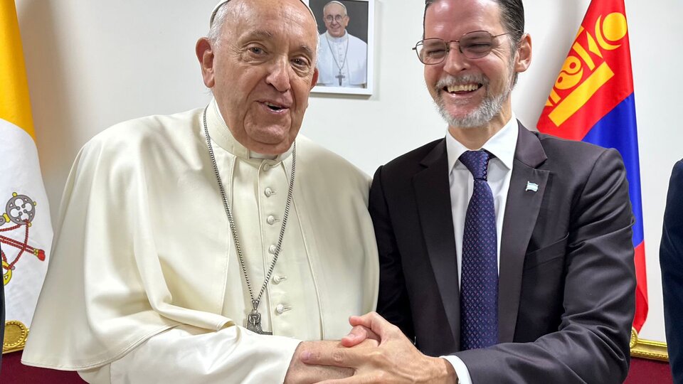 Pope Francis and Argentine ambassador meet in China |  In Mongolia