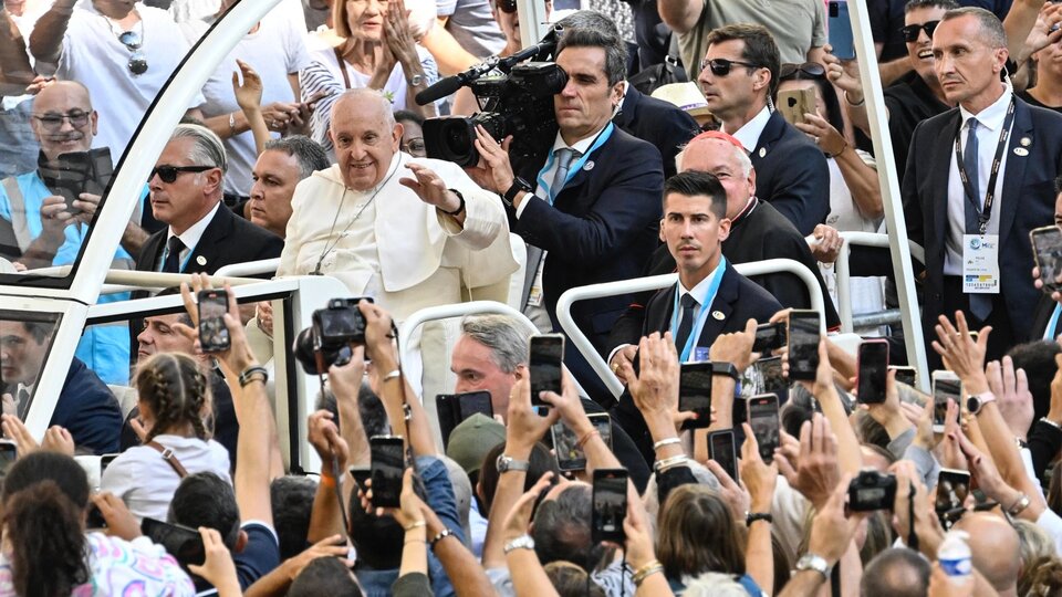 Francisco recordó a los inmigrantes en su día | El Papa pidió por los refugiados y criticó el armamentismo y el colonialismo