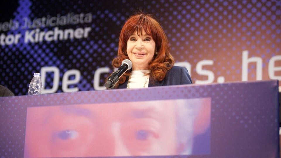 Las principales frases de Cristina Kirchner en la UMET | Respaldo a Massa, críticas a la oposición y análisis económico