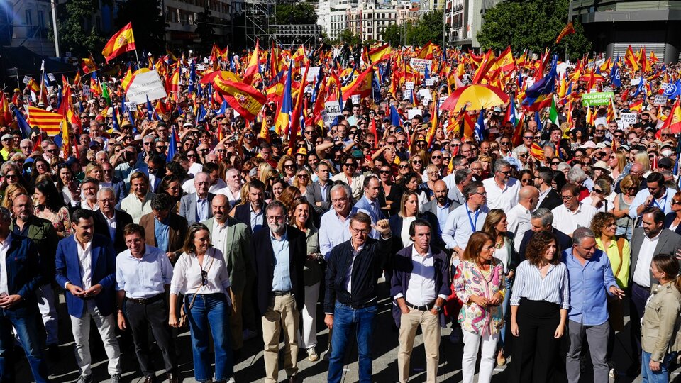 Mass demonstration in Madrid against amnesty for Catalan independents |  Right-winger Alberto Nunez Viejo led the event