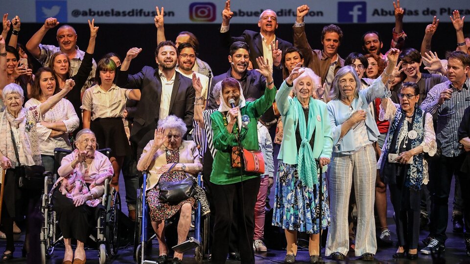 Reconocerán a las Abuelas de Plaza de Mayo por su lucha por los derechos de las mujeres | Recibirán el premio “Dignidad” de la APDH