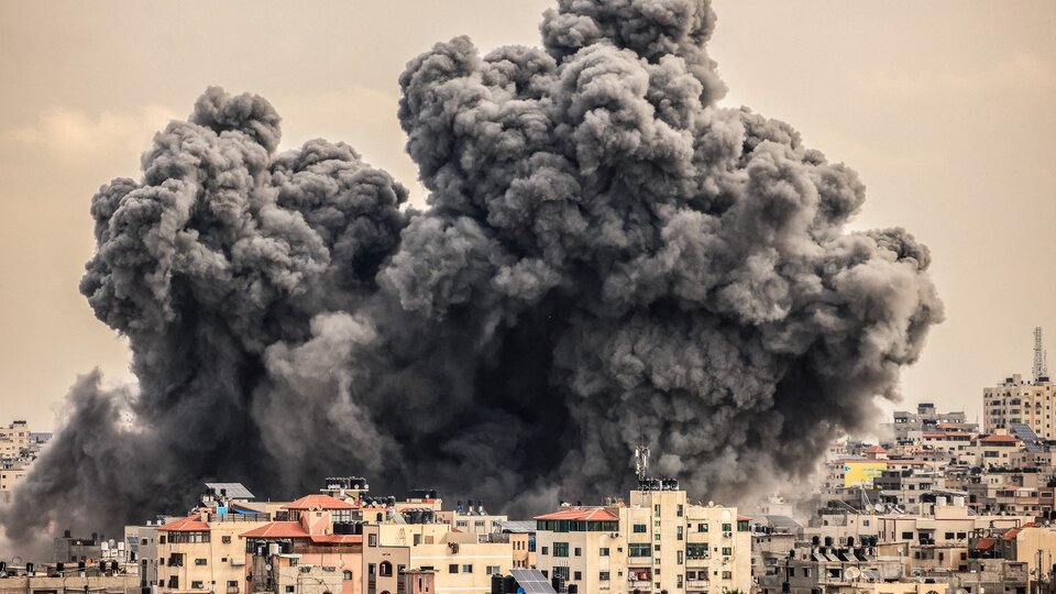 Israel completely sealed off Gaza and redoubled its bombing |  Hamas threatened to kill a hostage for every Israeli attack