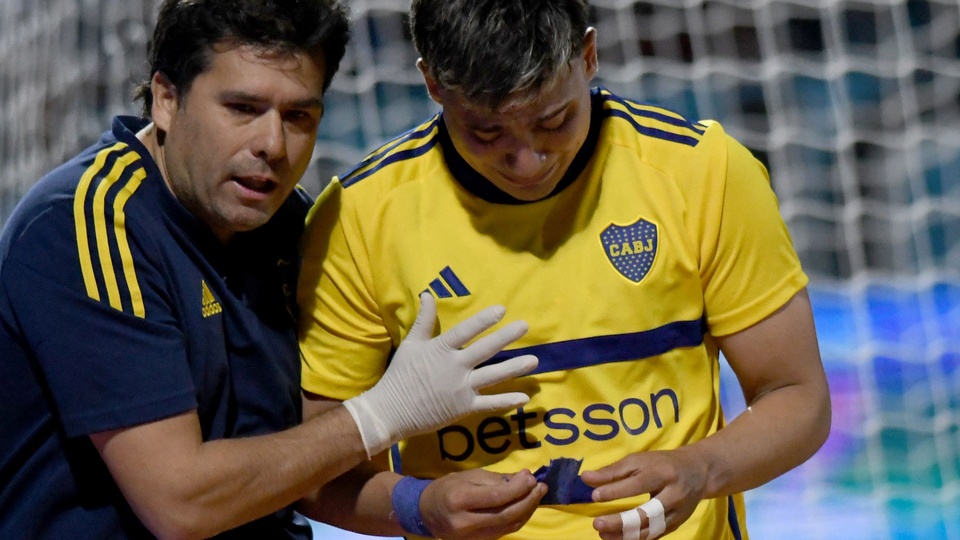 El desconsolado llanto del "Changuito" Zeballos, que se retiró