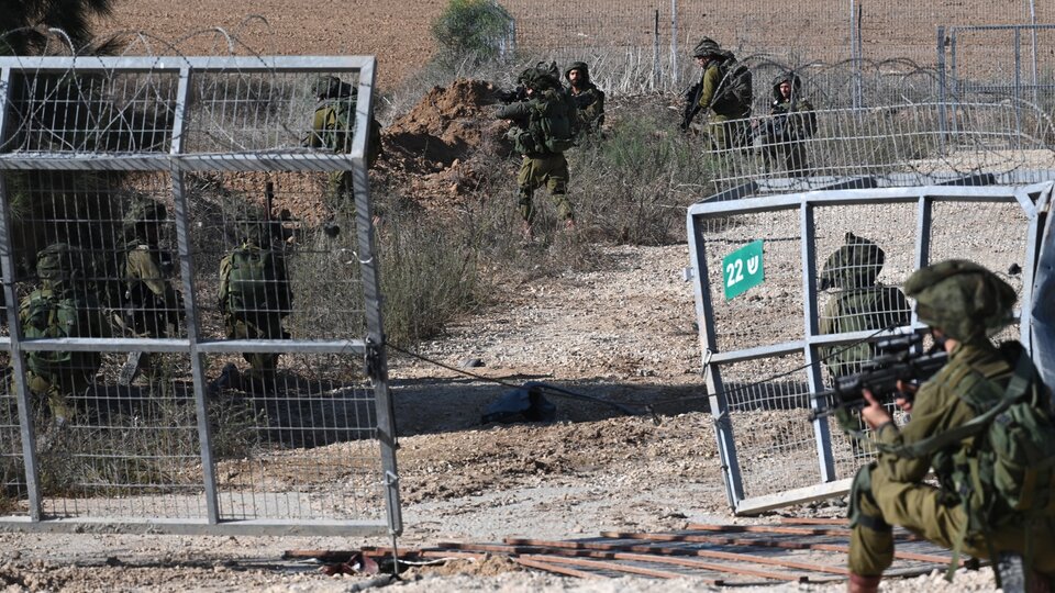 The Israeli army awaits orders to invade the Gaza Strip  The bomb-ravaged Palestinian territory hosts a million displaced people