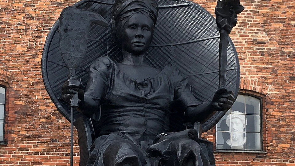 La Reina Mary Página12