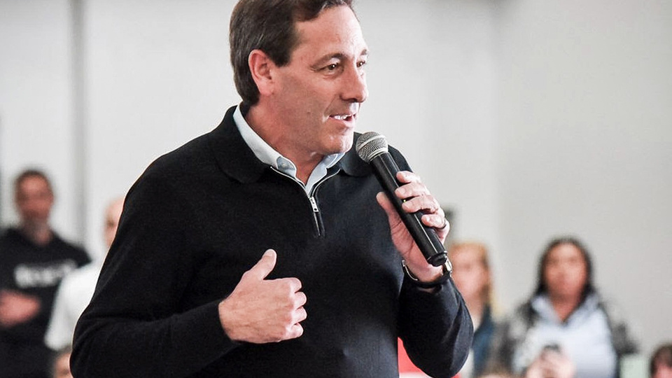 Julio Garro no da explicaciones sobre lo que sucedió durante el apagón