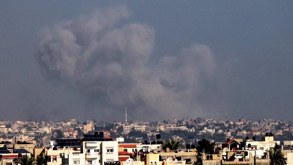 Israel extendió su ofensiva en Gaza mientras los palestinos fueron a un paro | Los ataques aéreos israelíes golpearon las ciudades de Jan Yunis y Rafah