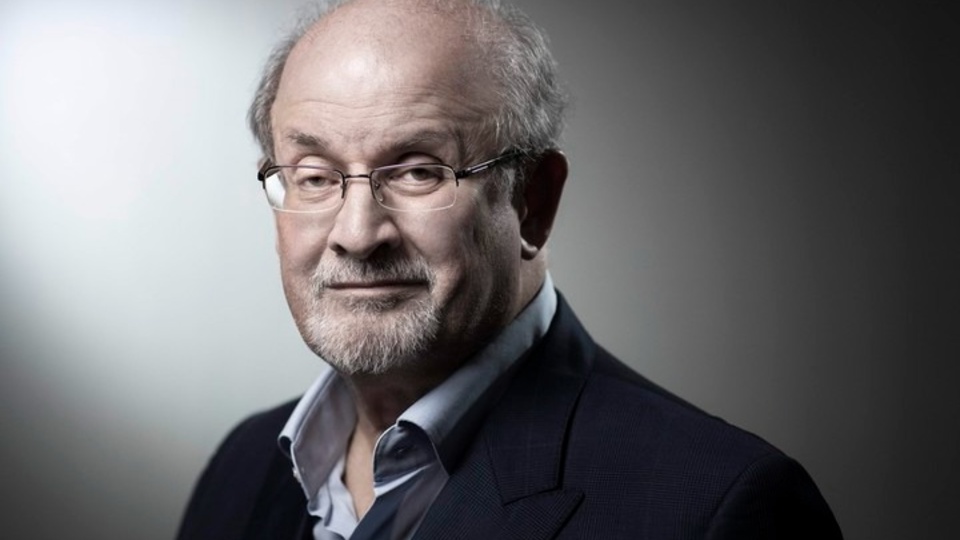 El nuevo libro de Salman Rushdie podría demorar el juicio contra el hombre que intentó matarlo | “Cuchillo: Meditaciones después de un intento de asesinato” El nuevo libro de Salman Rushdie podría demorar el juicio contra el hombre que intentó matarlo | “Cuchillo: Meditaciones después de un intento de asesinato”