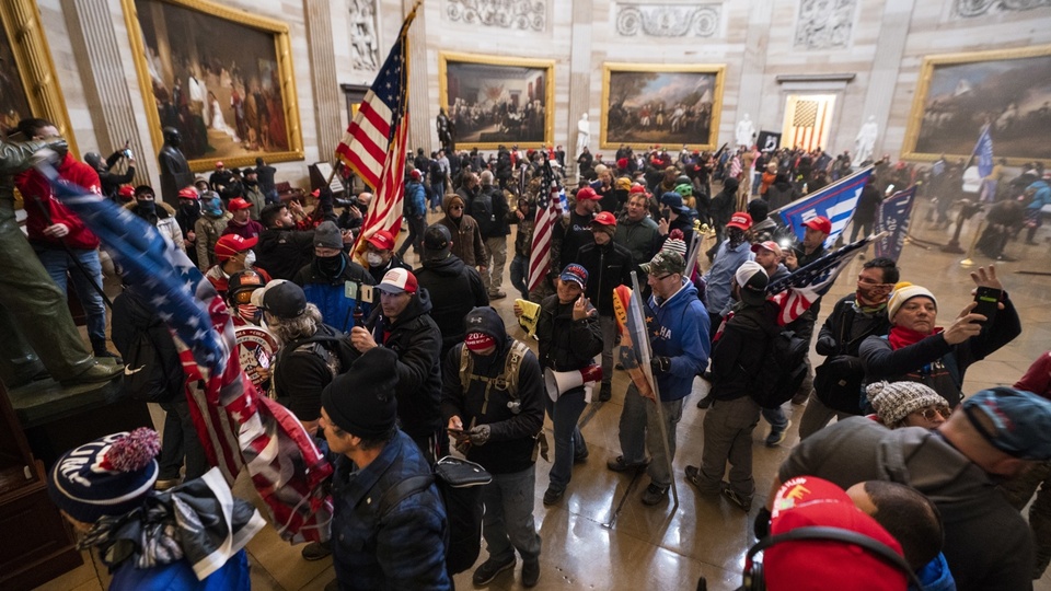 Detuvieron a tres personas por la toma del Capitolio de 2021 Detuvieron a tres personas por la toma del Capitolio de 2021