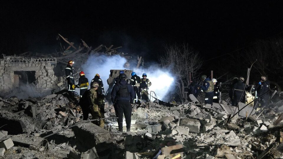 Al menos once personas murieron en un bombardeo ruso en el este de Ucrania