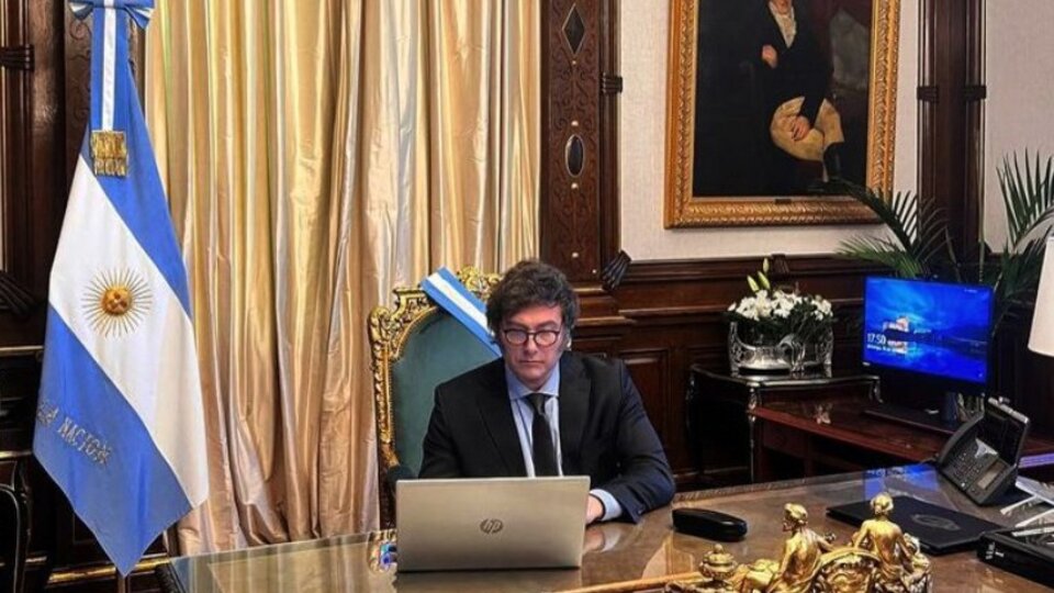 El metaverso de Javier Milei | A fuerza de memes y agresiones, el presidente tiene su realidad paralela en Twitter