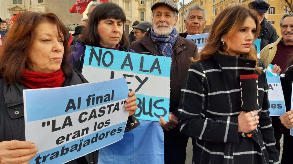 Apoyos internacionales al paro contra las medidas de Javier Milei | “Su lucha es nuestra lucha”