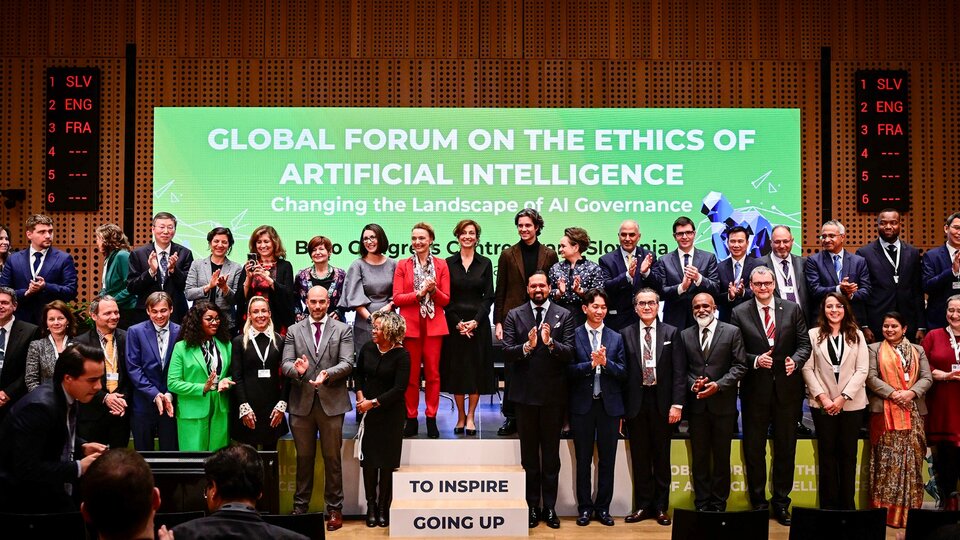 Eight technology companies committed to developing ethical AI |  A new agreement to regulate progress in the region