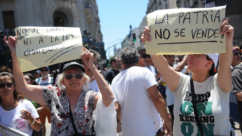 Las dos batallas contra el DNU de Javier Milei | En el Senado, Unión por la Patria volvió a solicitar una sesión para tratar el decreto