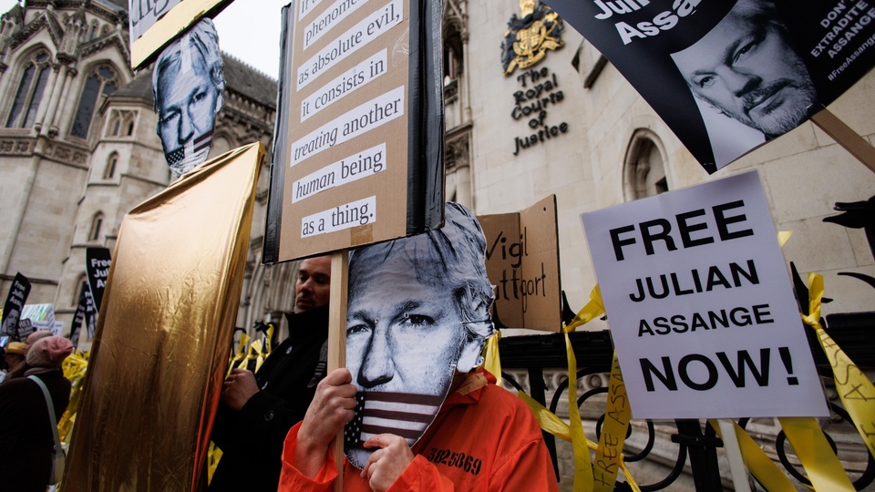 Julian Assange enfrenta una audiencia clave para decidir si se lo extradita a EE.UU. Julian Assange enfrenta una audiencia clave para decidir si se lo extradita a EE.UU.