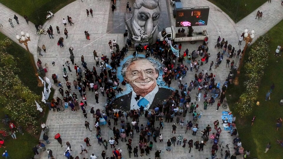 Néstor Kirchner, recuerdo y homenajes en la calle y en las redes | A 74 años de su nacimiento