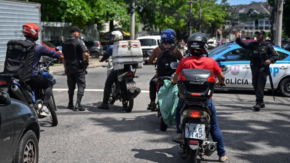 Al menos siete muertos en un operativo policial en favelas de Río de Janeiro | Contra “Comando Vermelho”, uno de los mayores grupos criminales de Brasil