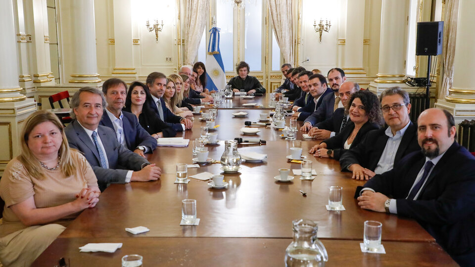 Javier Milei se prepara para una jornada de máxima tensión en el Congreso | Cónclave en la Casa Rosada para alinear a la tropa oficialista