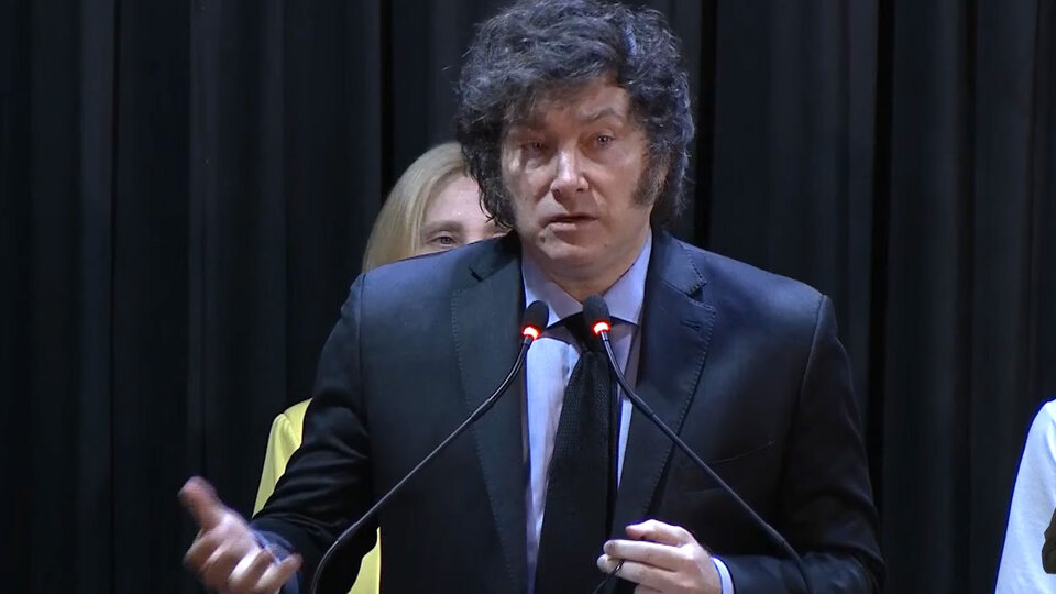 Javier Milei fue a su excolegio: un discurso entre anécdotas y anticomunismo | Se definió como un “especialista en crecimiento económico”