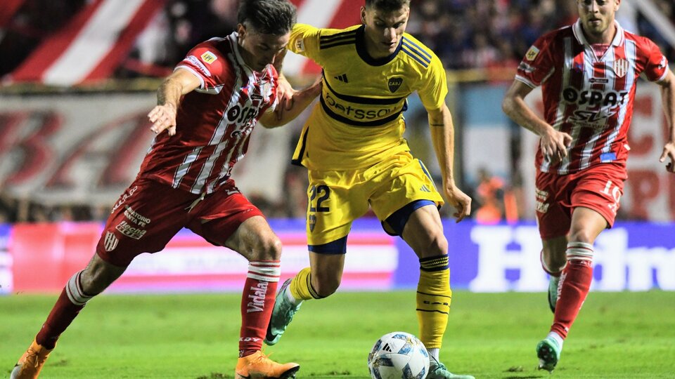 Boca Juniors’ Struggles Continue with 1-0 Defeat Against Unión: Can Diego Martínez Turn Things Around?