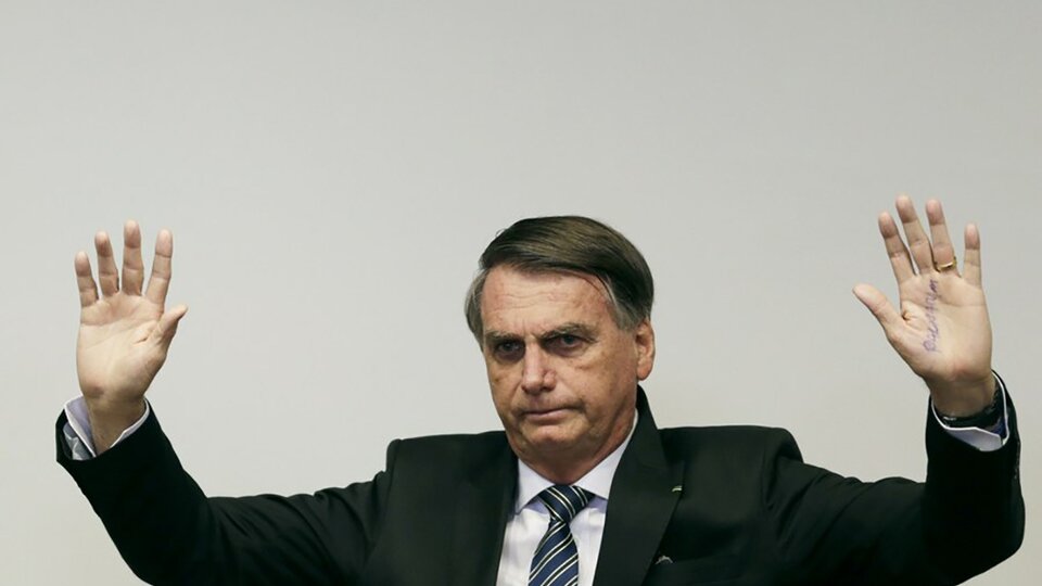 Brasil: acusan a Bolsonaro de falsear su certificado de vacunación contra la covid-19 | La Policía Federal presentó duros cargos contra el expresidente