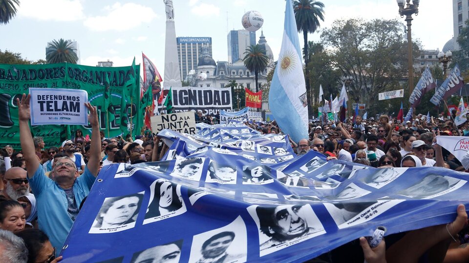 Día de la Memoria: las fotos de una movilización histórica | Una multitud se acercó a Plaza de Mayo