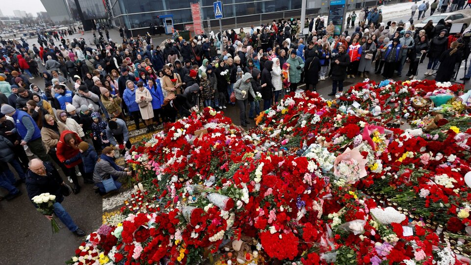 Rusia llora a las víctimas del atentado mientras avanza la investigación | La cifra de muertos por el feroz ataque a una sala de conciertos ascendió a 137
