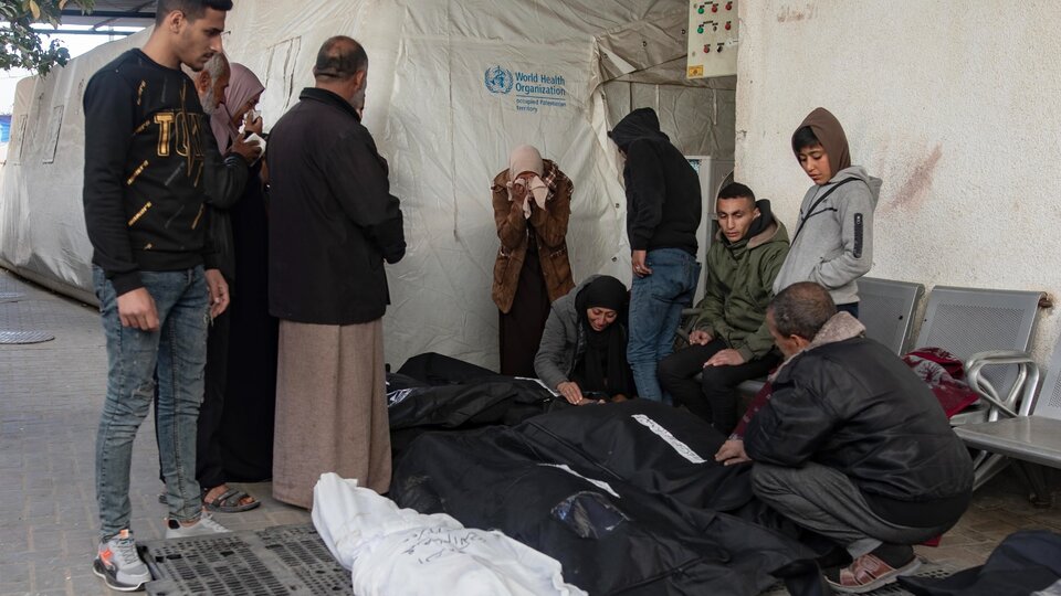 Israel Continues Attack on Gaza Hospitals |  The army said it had killed more than 170 militants at the Al Shifa health center