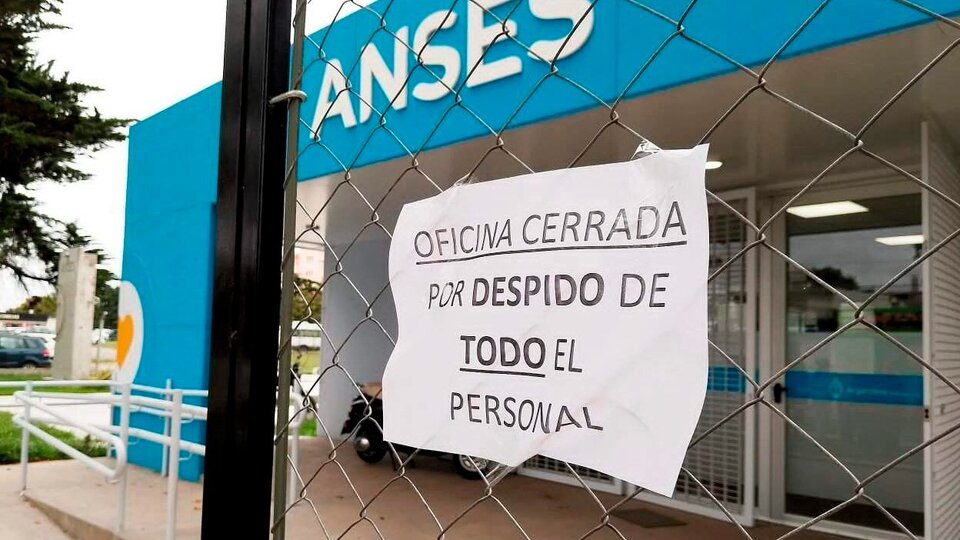 El Gobierno cerró oficinas de Anses en distintos puntos del país | Nuevos despidos en las unidades de atención