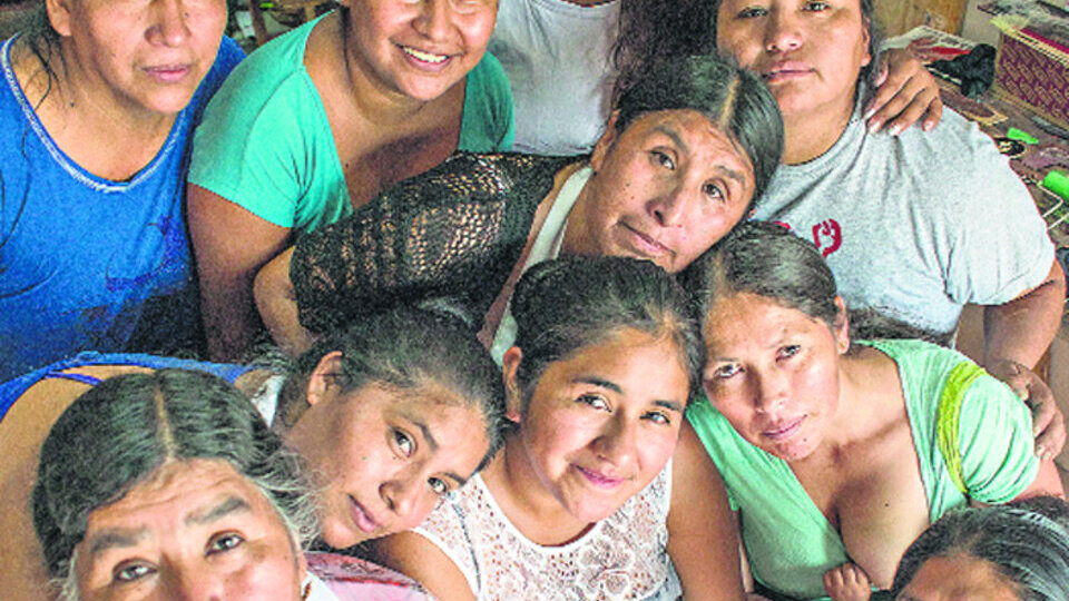 Las Mujeres Migrantes Ganan Un 25% Menos Que Los Migrantes Varones | LA ...