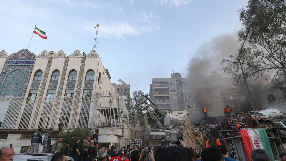 Israel destruyó un anexo de la embajada de Irán en Damasco | Entre los 11 muertos hay miembros de los Guardianes de la Revolución islámica iraní