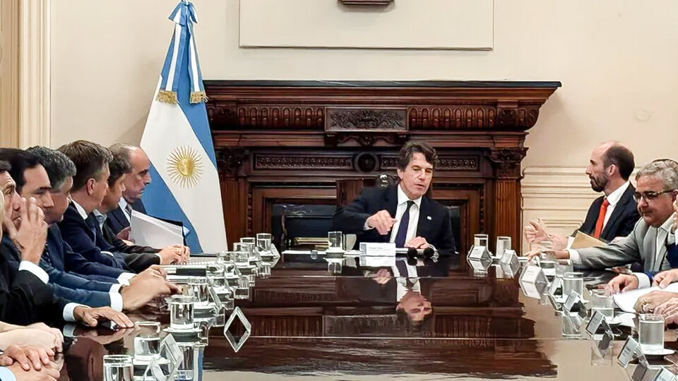 Antes de la reunión, La Rosada presionó a los gobernadores para que apoyen la reforma de ganancias  «Si quieren dinero que se vayan con el gobierno»