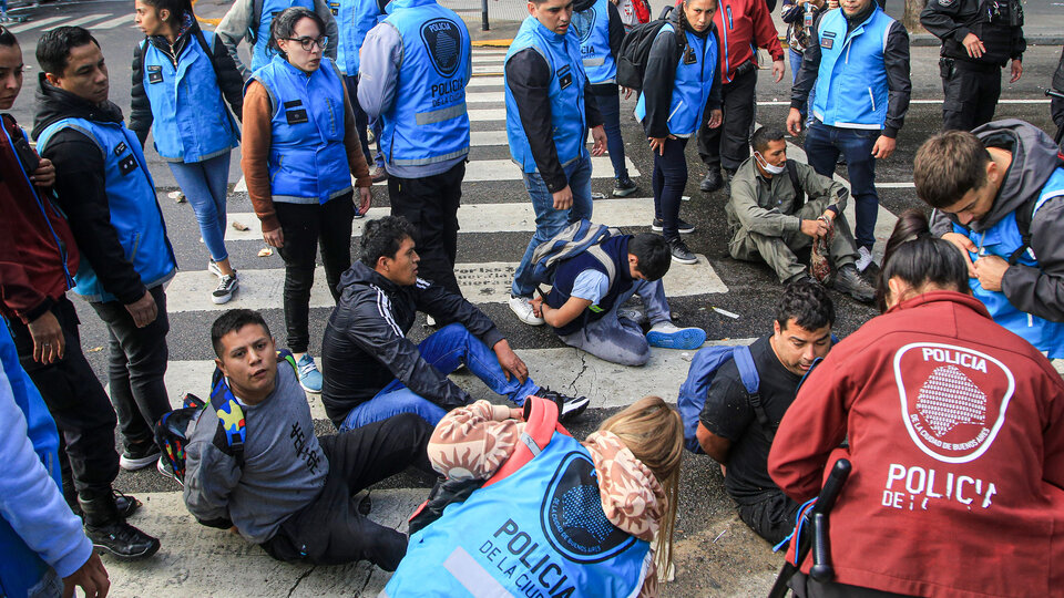 Los detenidos ya lograron la libertad | La Policía de la Ciudad había encarcelado a diez personas durante la represión a la marcha para reclamar alimentos