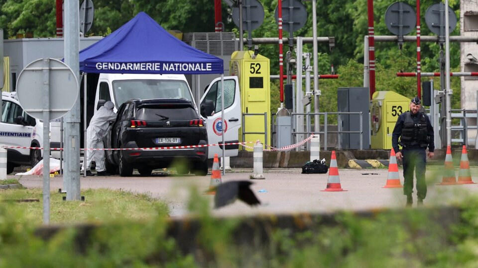 Francia: hombres armados atacaron un camión penitenciario para liberar a un preso narco | Dos agentes murieron en el asalto