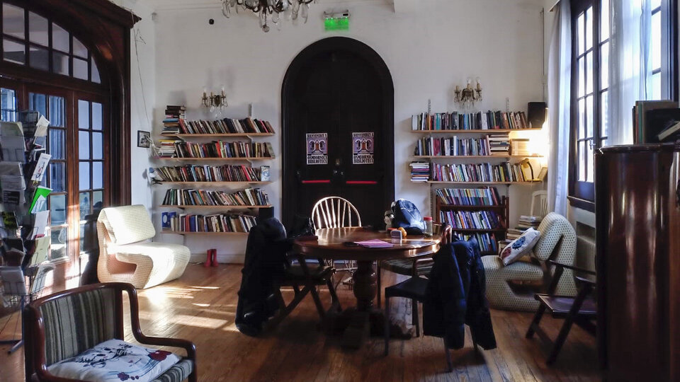 Biblioteca Osmiórnica per i curiosi |  Il Castello di La Plata dispone di uno spazio accogliente dove è possibile sedersi e leggere