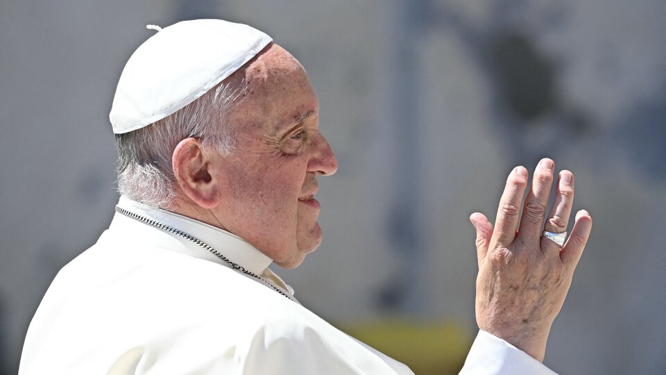 “No government can demand a disproportionate deprivation of human dignity,” Pope Francis tells participants in a seminar on the global debt crisis “No government can demand a disproportionate deprivation of human dignity,” Pope Francis tells participants in a seminar on the global debt crisis