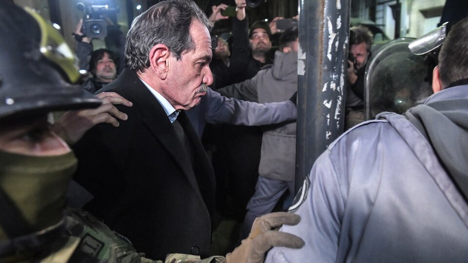 José Alperovich sentenced to 16 years in prison | Three-time governor and senator of Tucumán found guilty of sexual abuse José Alperovich sentenced to 16 years in prison | Three-time governor and senator of Tucumán found guilty of sexual abuse