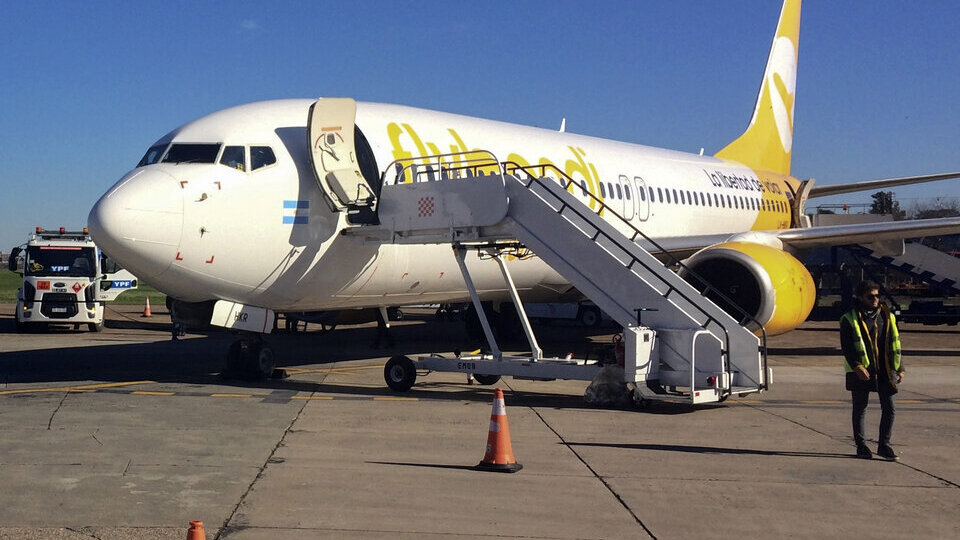 El Gobierno Bonaerense Imputó A Flybondi Por Cancelaciones De Vuelos Y ...