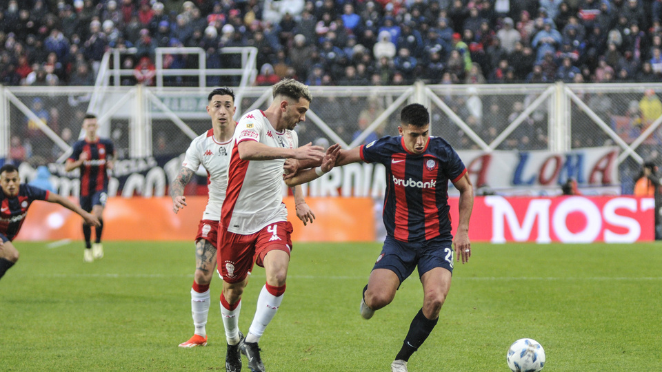 San Lorenzo, Huracán y un clásico empate sobre el agua  El gol de Campy en el Nuevo Gasometro y el mejor gol de Alargone